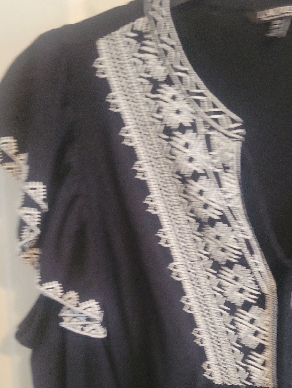 Lauren Ralph Lauren Black Embroidered Boho V-Neck Tie-Front Flutter Sleeve Top - Picture 3 of 4